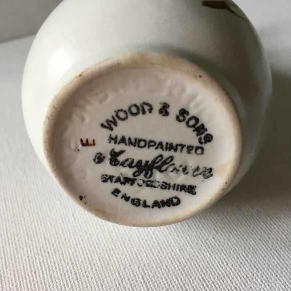 Staffordshire Wood & Sons Hand Painted Mayflower Bud Vase - Picture 4 of 4